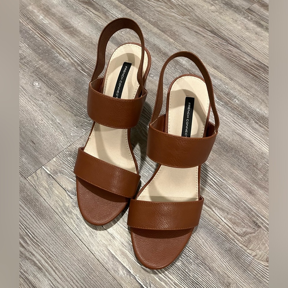 French Connection Dakota Slingback Sandal In Cognac
Size 8